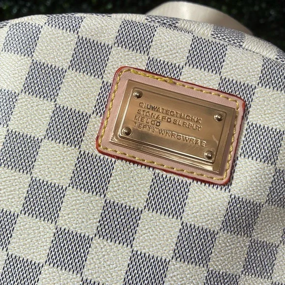 Checkered Backpack - Picture 3 of 12